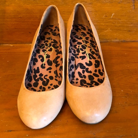 Jessica Simpson Tan Wedge Pumps - Picture 2 of 5